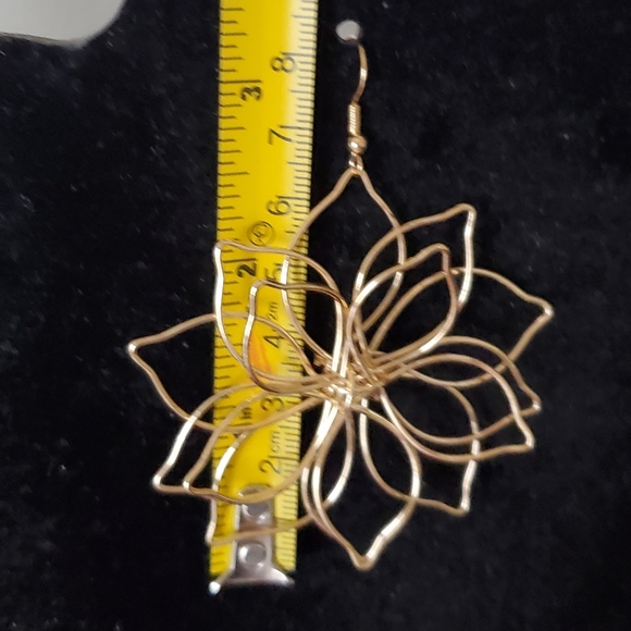 Bohemian Style Hollow Flower Earrings - Fashion Jewelry- Gold Color - Picture 5 of 7